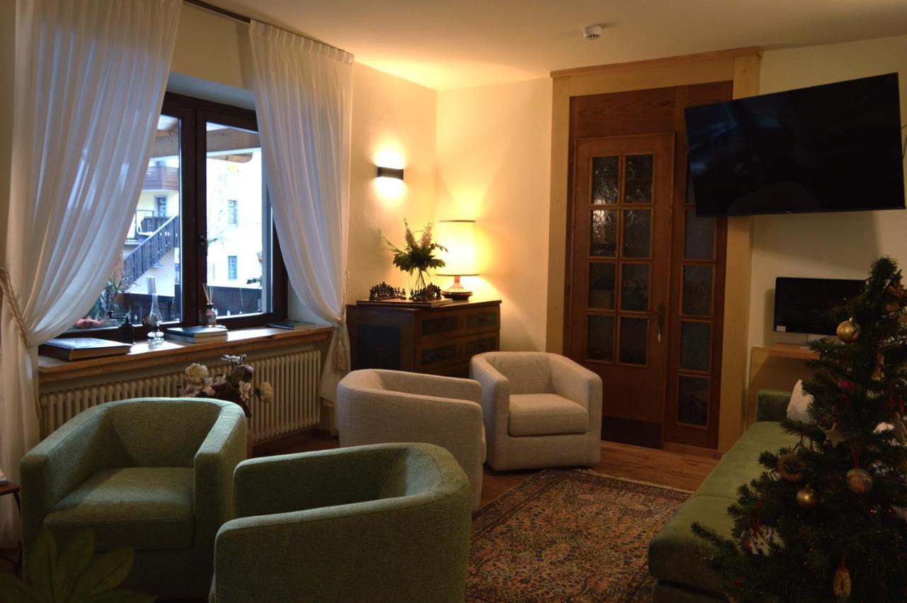 Hotel Wanda Pinzolo Exterior photo