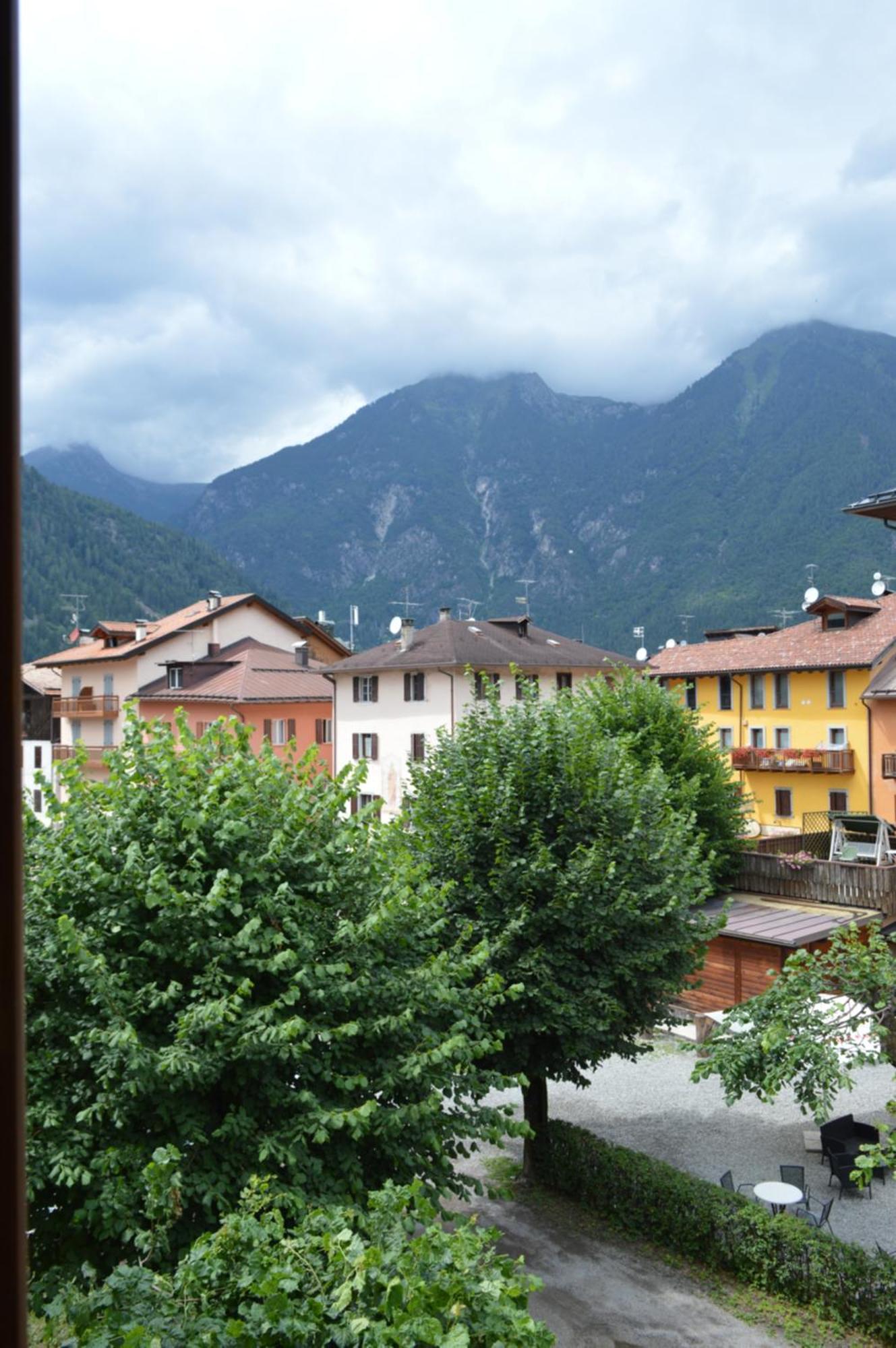 Hotel Wanda Pinzolo Exterior photo