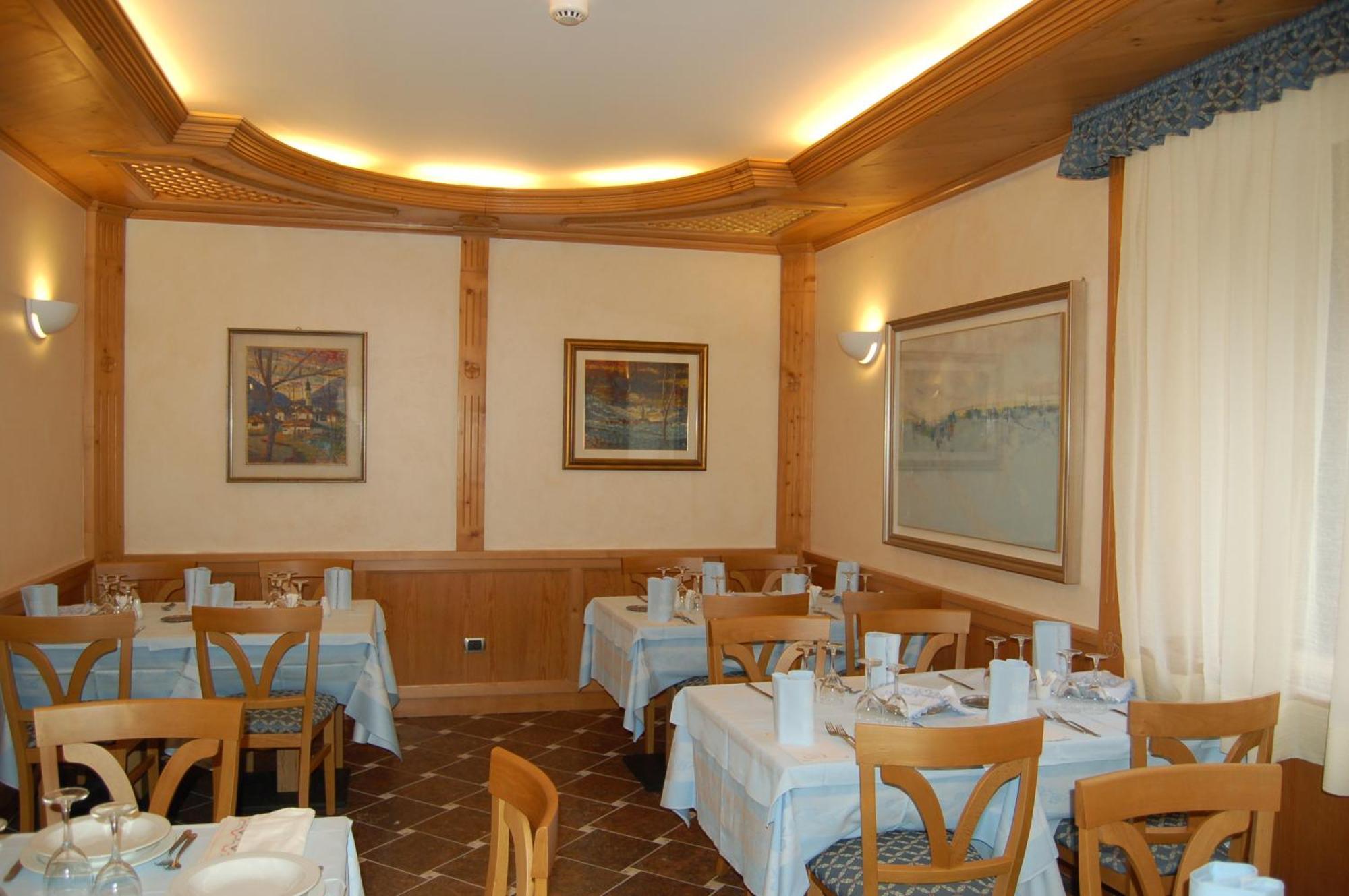 Hotel Wanda Pinzolo Exterior photo